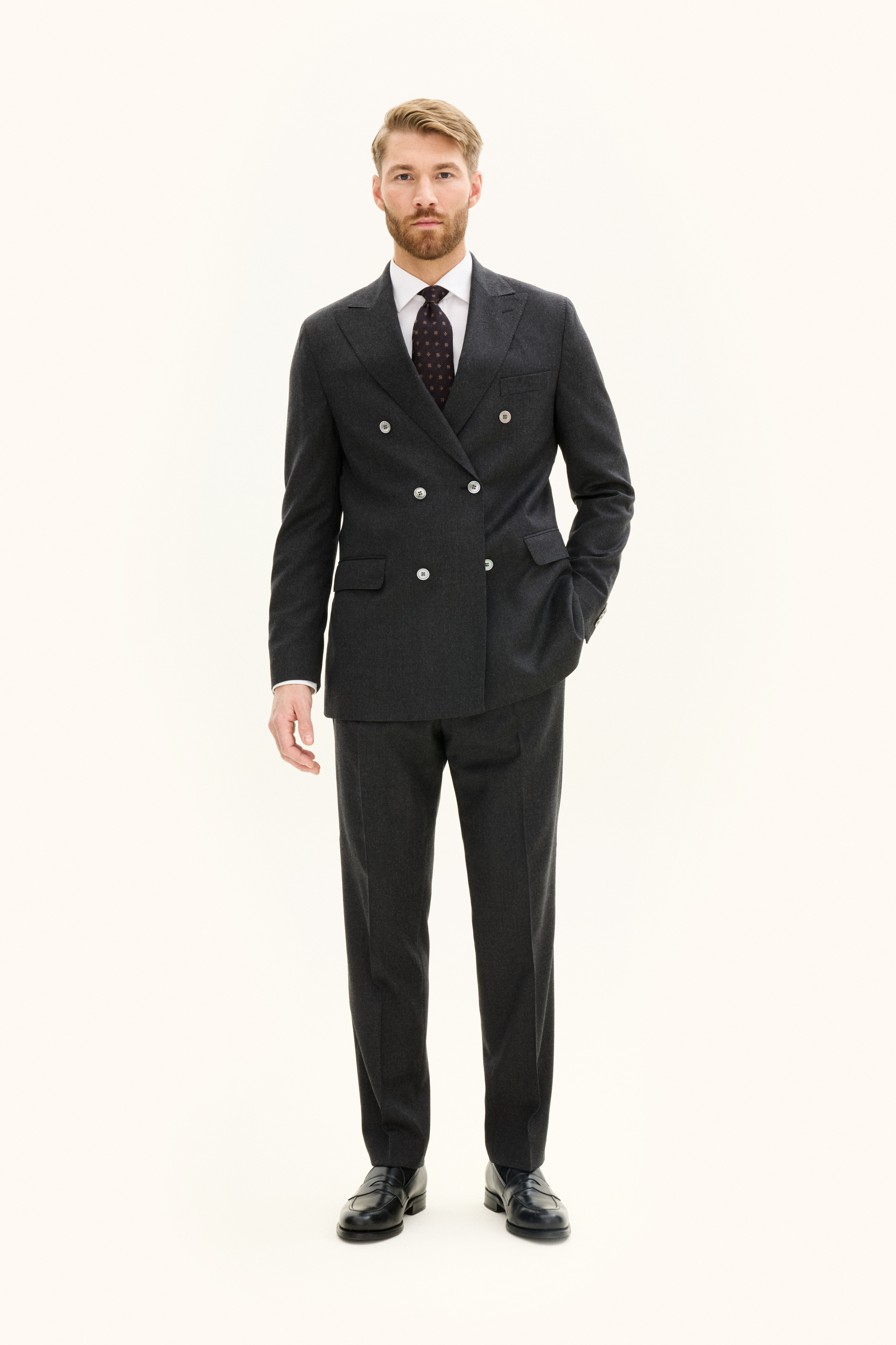 Oscar Jacobson - Regular Fit Dubbelknäppt Stretch Flanellkostym - stl. 46 - Mörkgrå - Herr